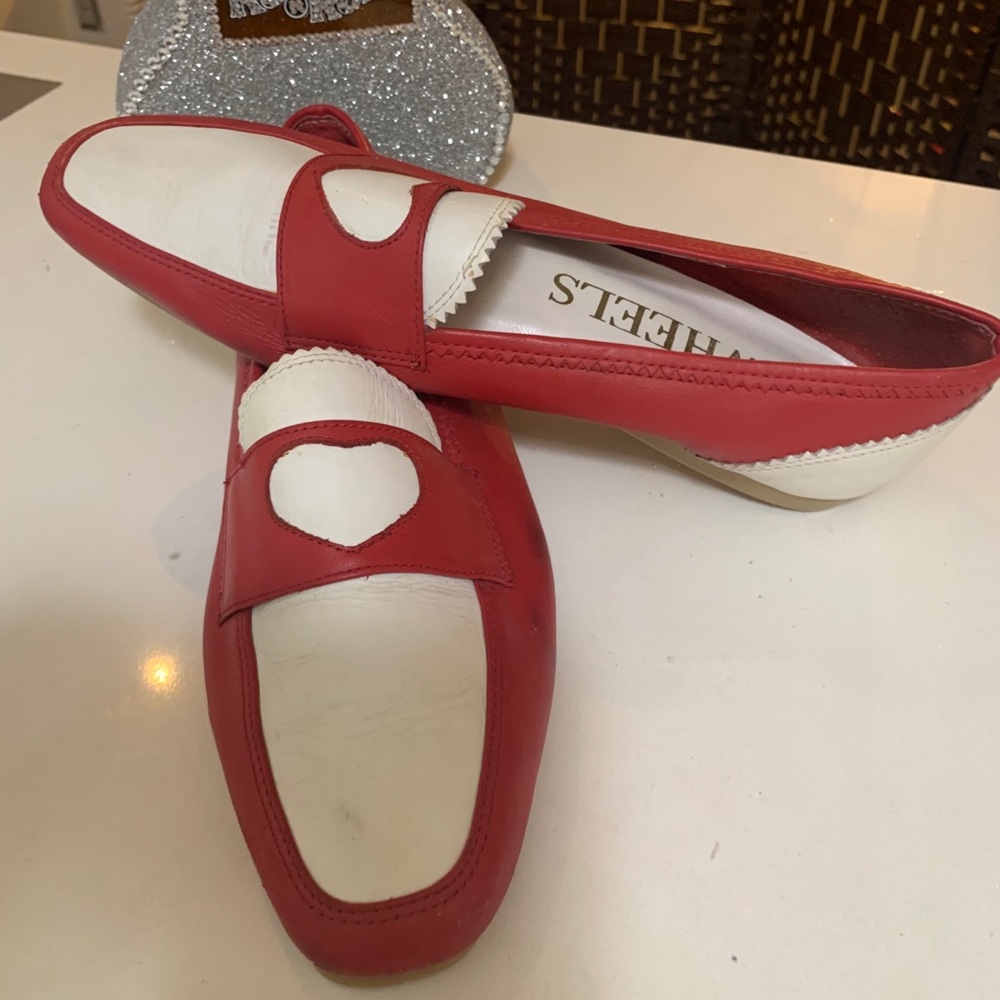 Red hearts white leather oxfords